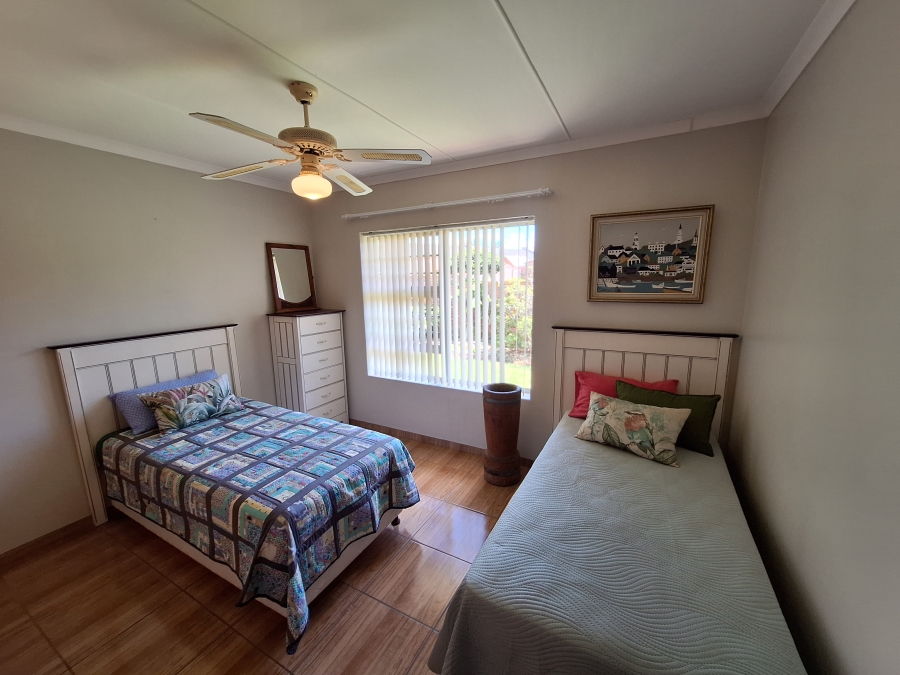 4 Bedroom Property for Sale in Wavecrest Eastern Cape